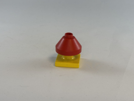 Lamp laag met rode kap Duplo