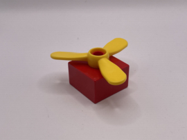 Wiek / propeller met blok rood geel Duplo