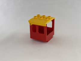 Cabine laag rood met dak geel Duplo