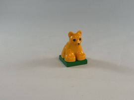 Welp leeuw licht oranje Duplo