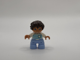 Jongen met streep shirt Duplo