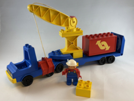2638 vrachtwagen met hijskraan en container Duplo