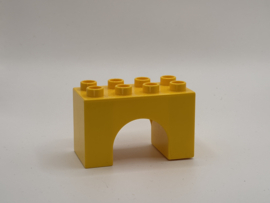 8 nops blok hoog met boog geel Duplo