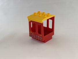 Cabine circus hoog rood met dak geel Duplo
