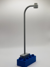 Lantaarnpaal / glijpaal kazerne lichtgrijs Duplo