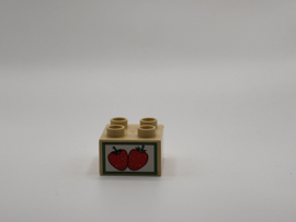 Aardbeien op blok beige Duplo