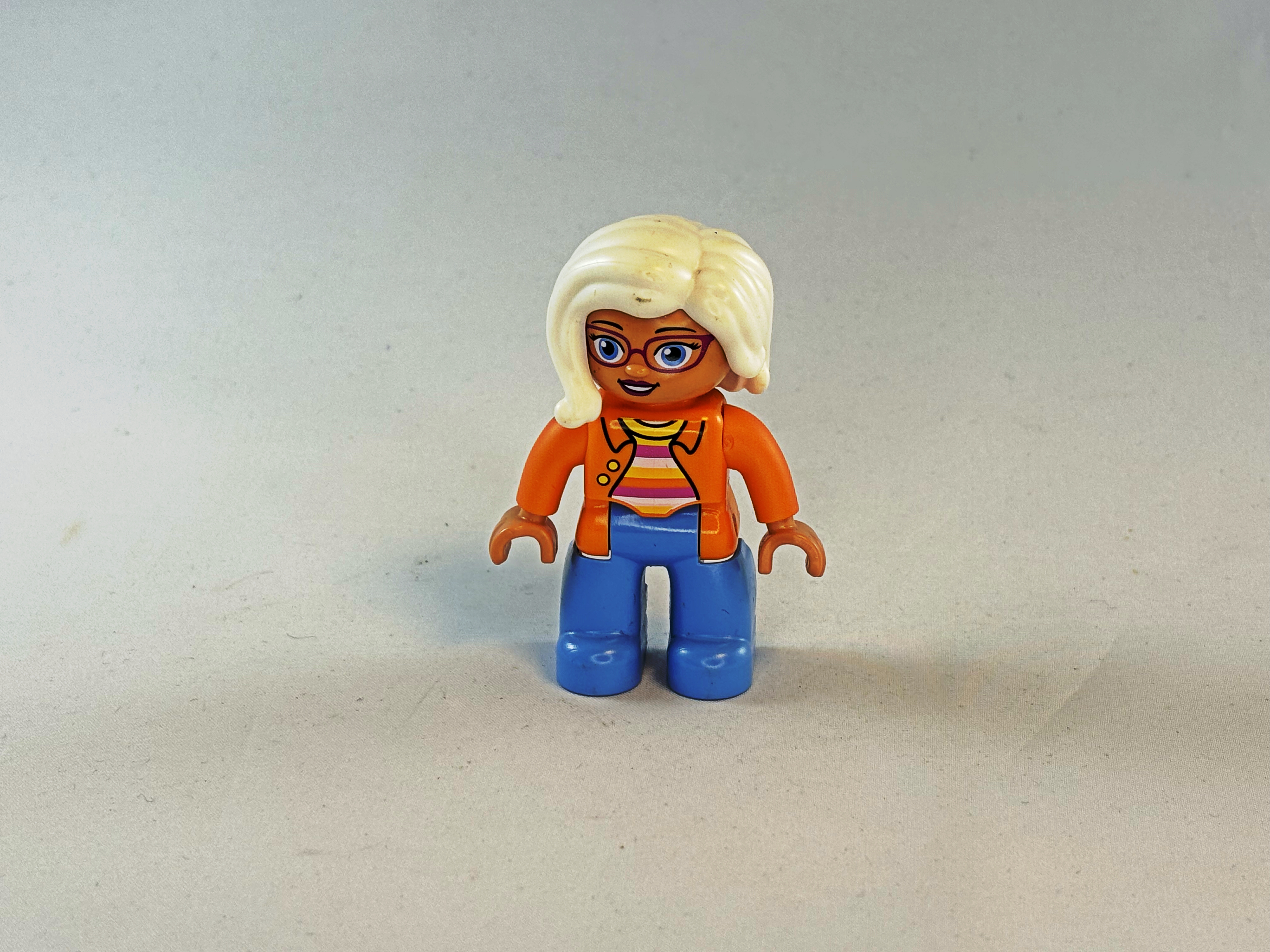 Vrouw oranje blauw wit Duplo