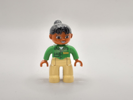 Vrouw getint ZOO met groen shirt Duplo