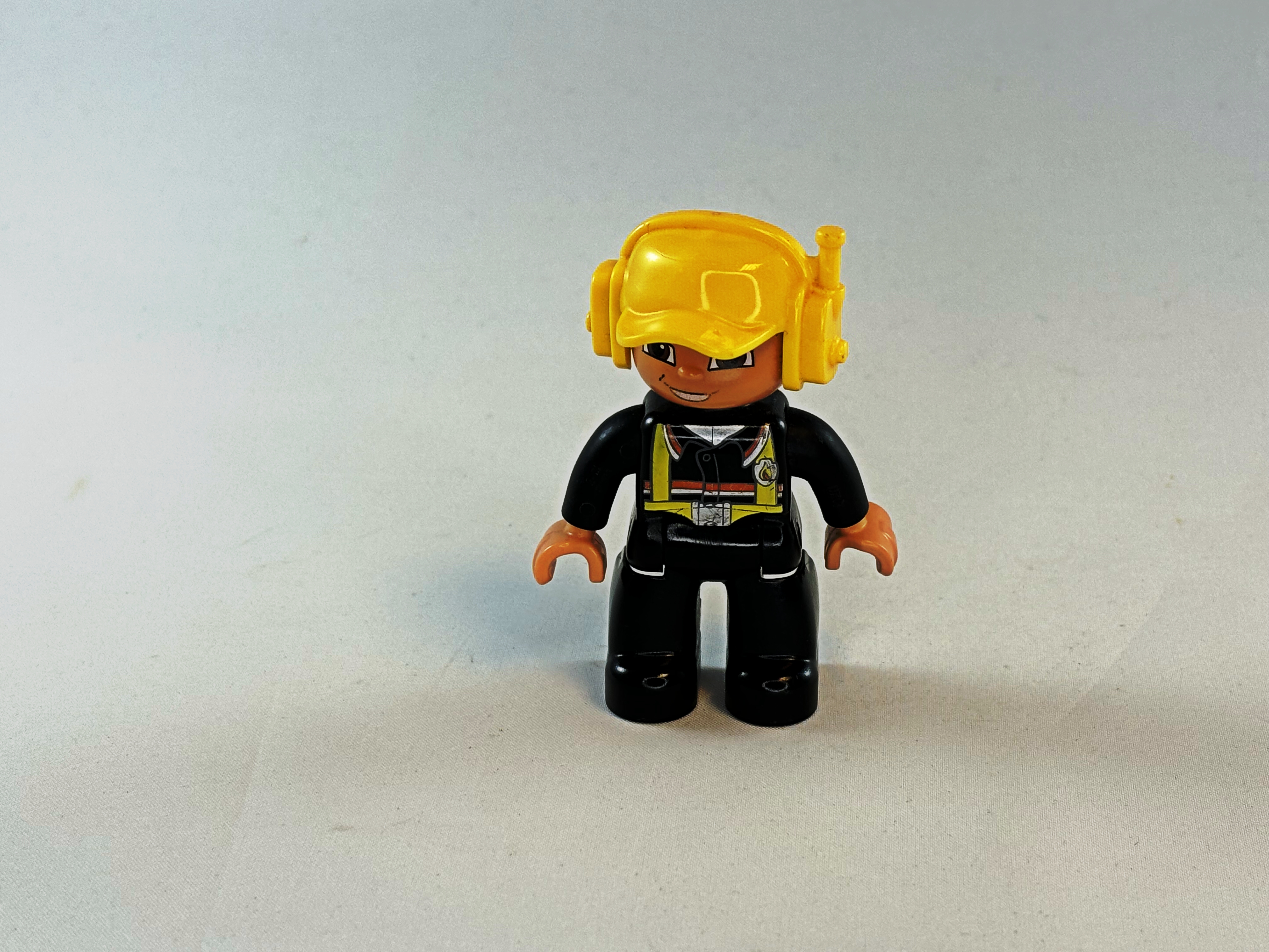 Brandweer piloot met helm geel Duplo