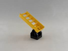 Ladder op voet geel zwart Duplo