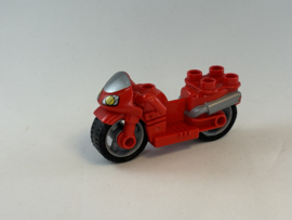 Motor rood met gele koplampen Duplo