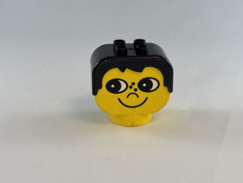 Kop jongen zwart haarDuplo