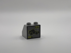 Auto op schuin blok grijs Duplo