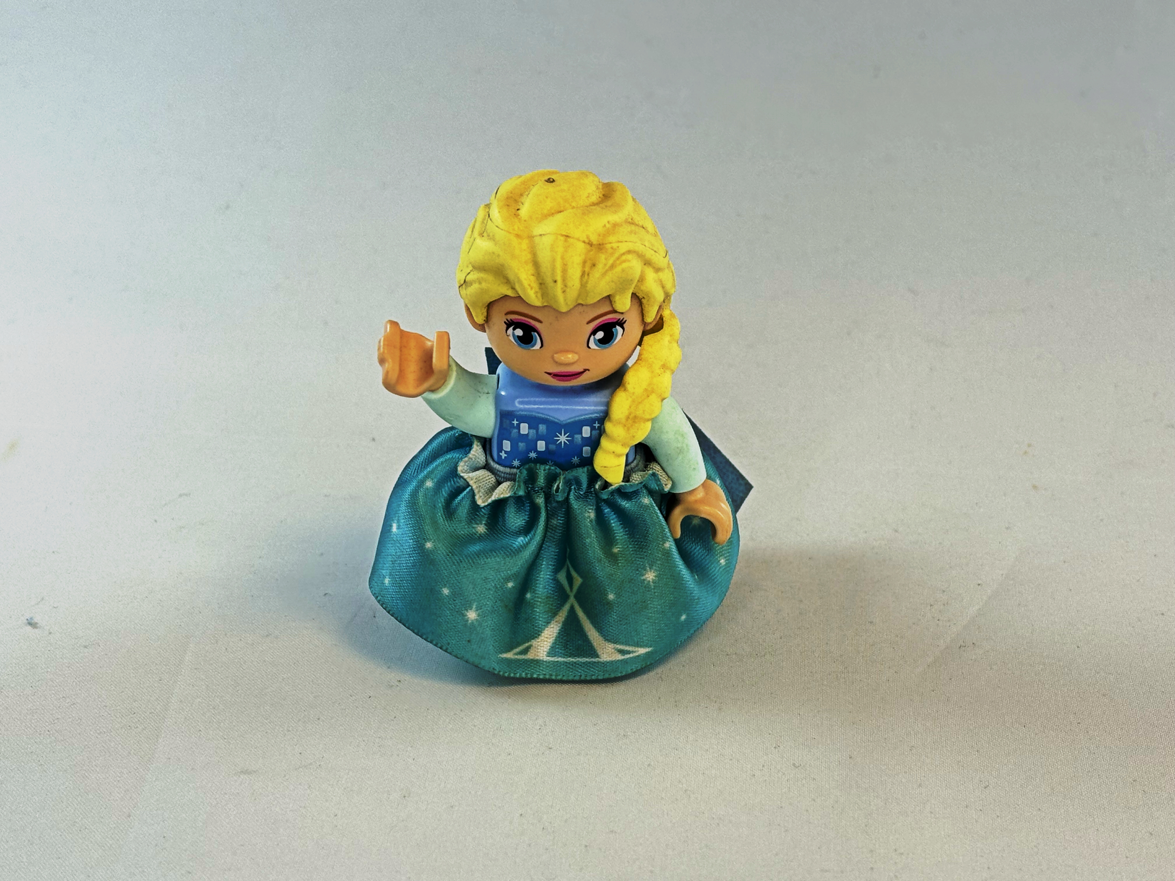 Elsa (Frozen) met stoffen jurk
