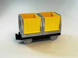 Wagon met twee kiepbakken geel Duplo