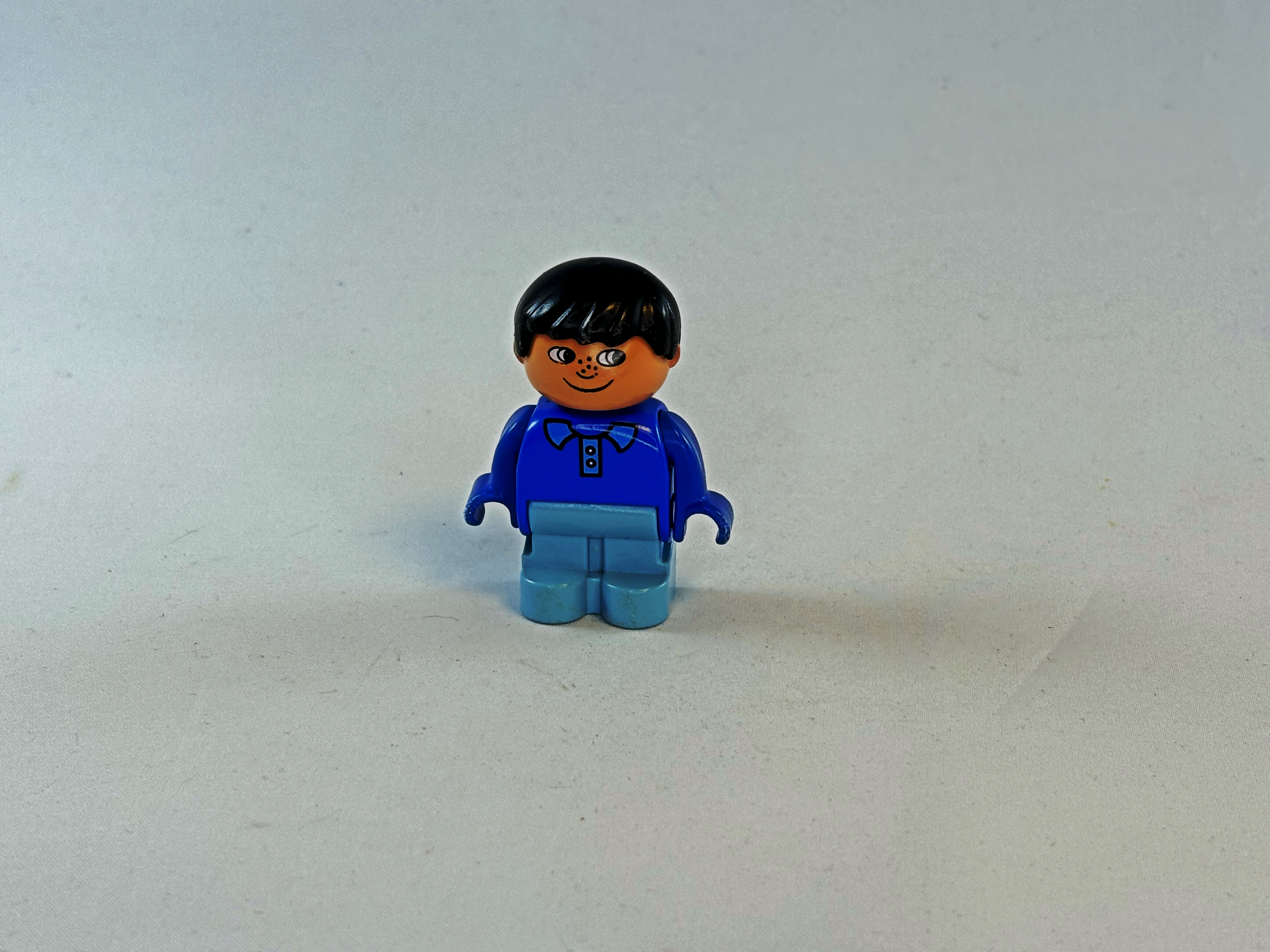 Jongen in het blauw Duplo