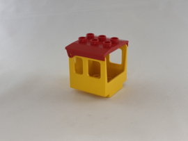Cabine laag geel met dak rood Duplo