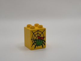 Spin met spinnenweb op blok hoog geel Duplo