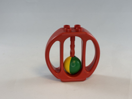Rammelaar rood met balletje Duplo