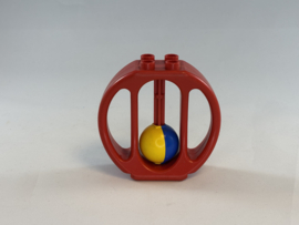 Rammelaar rood met balletje Duplo