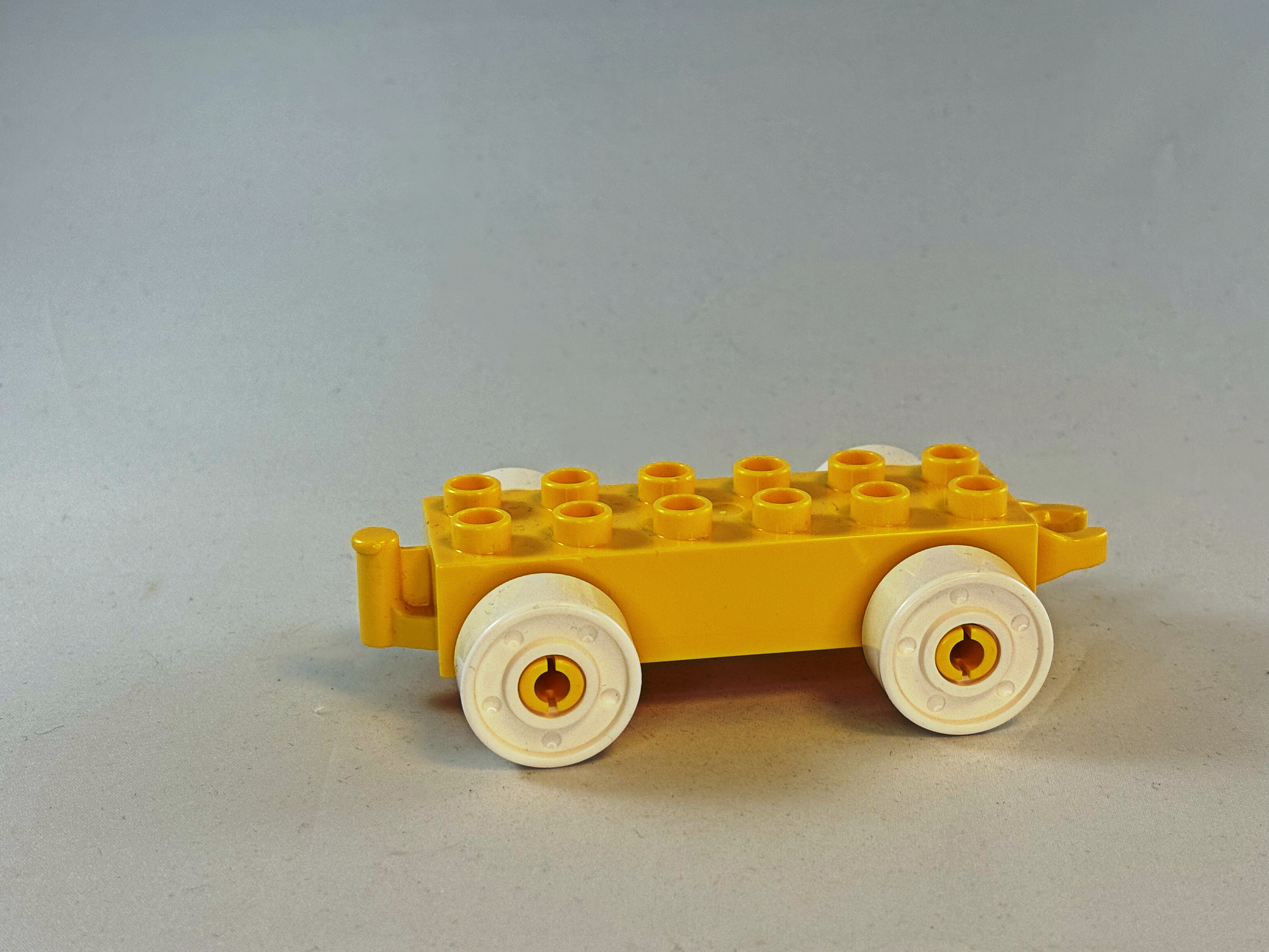 Kar/aanhanger geel wit Duplo