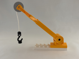 Hijskraan met katrol en haak lichtoranje Duplo