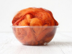 Wool tops mill waste per 50 gram Orange