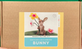 Naaldviltpakket  Bunny: paashaasje met madeliefjes