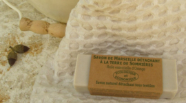 Savon detachant a la terre de Sommieres