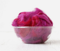 Wool tops mill waste per 50 gram Dark Pink