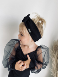 Jurk met tule mouw  | Zwart