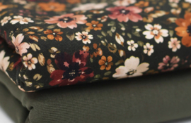 Baby broekje - Flared - donkergroen met bloemen