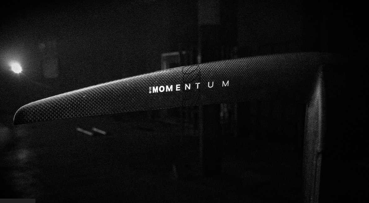 F-one Momentum UHM Carbon Plane