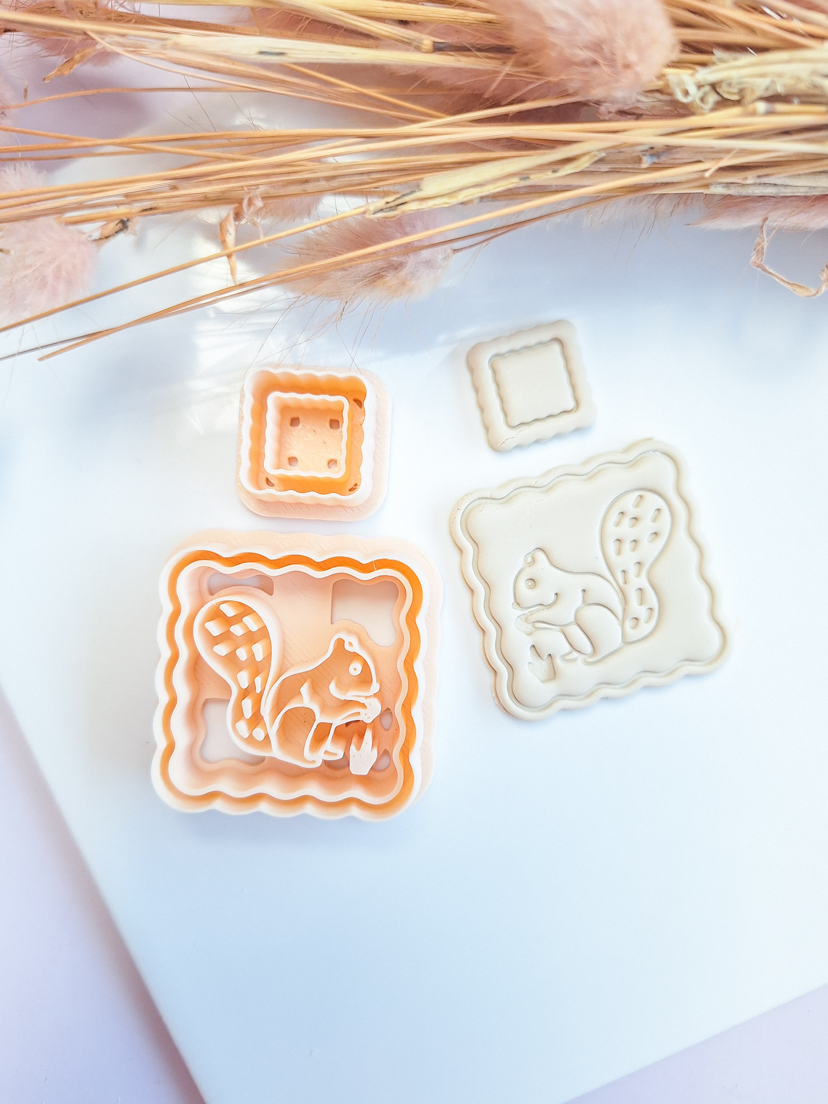 Clay cutter - Squirrel postage