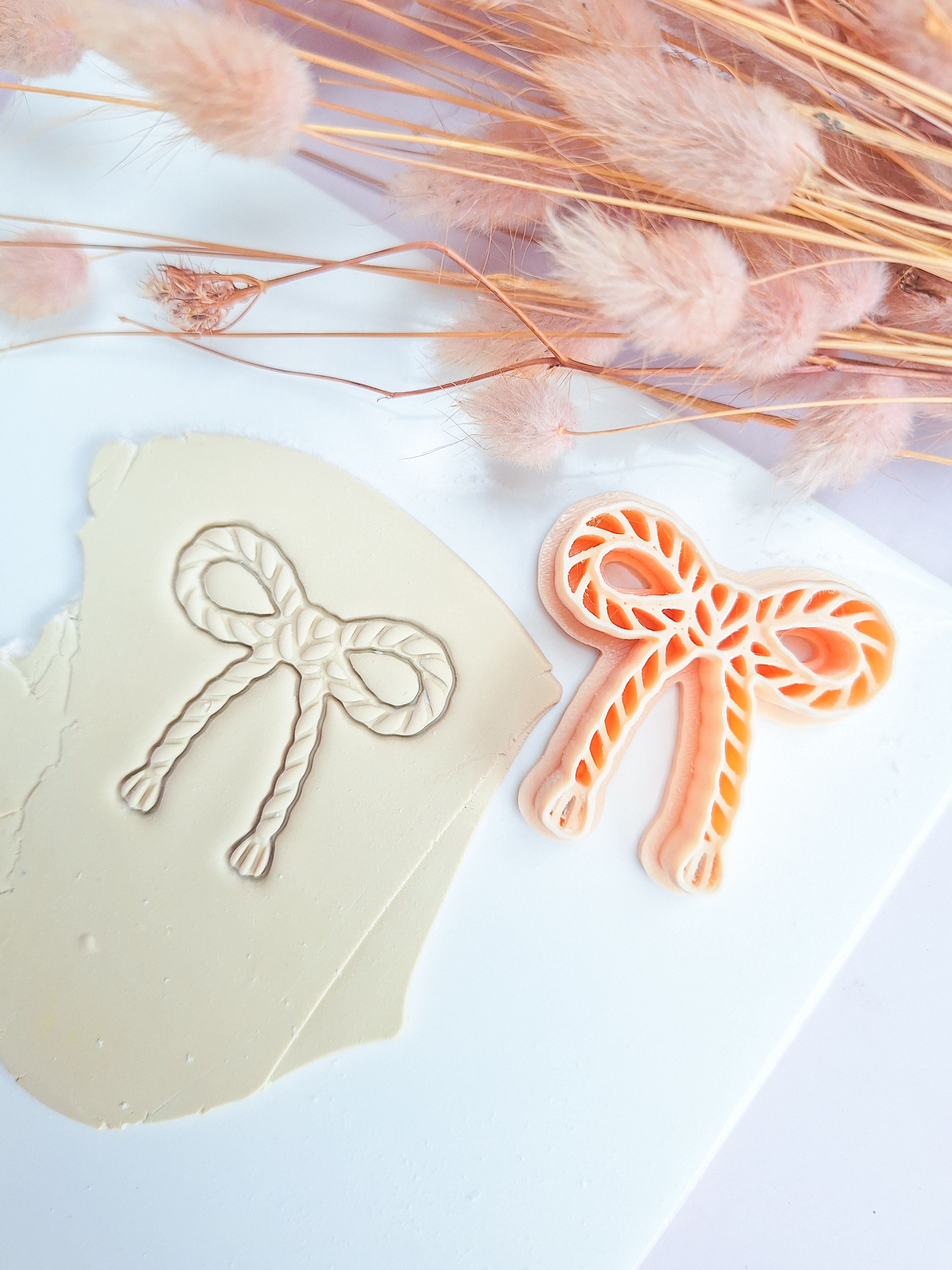 Clay cutter - Rope bow cut out