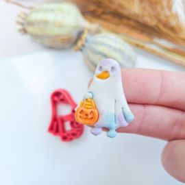 Clay cutter - Duck with pumpkin lantern