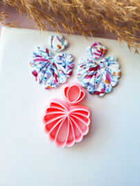 Clay cutter - Leaf shell dangle