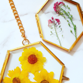 Mini gedroogde bloemen in gouden lijstje - Zonnig