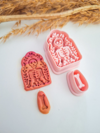 Clay cutter - Folk skelleton