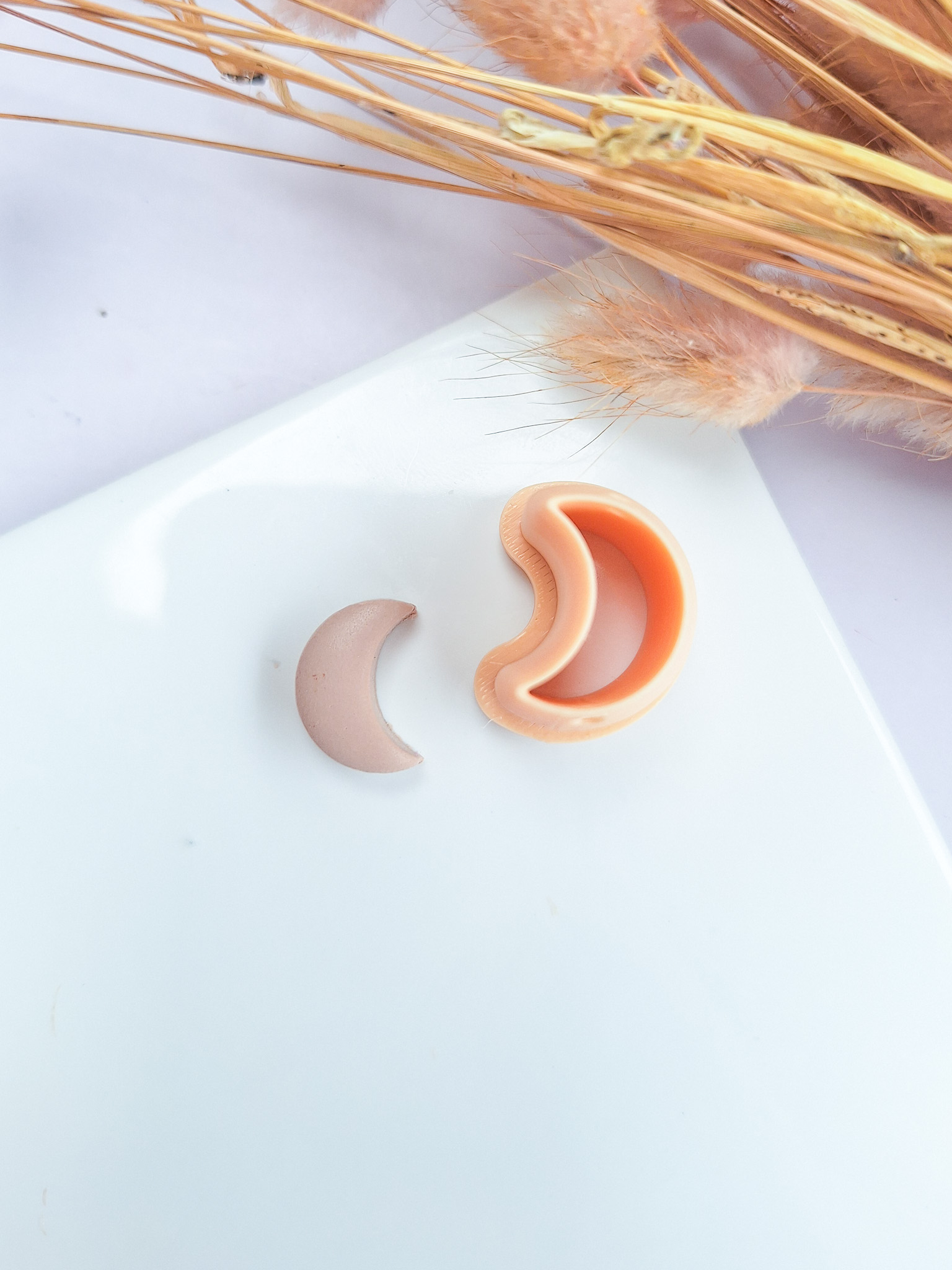 Clay cutter - Bead -  Moon charm