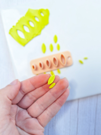 Clay cutter - Flower petal tool - Leaf