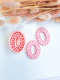 Clay cutter - Oval heart frame with hearts