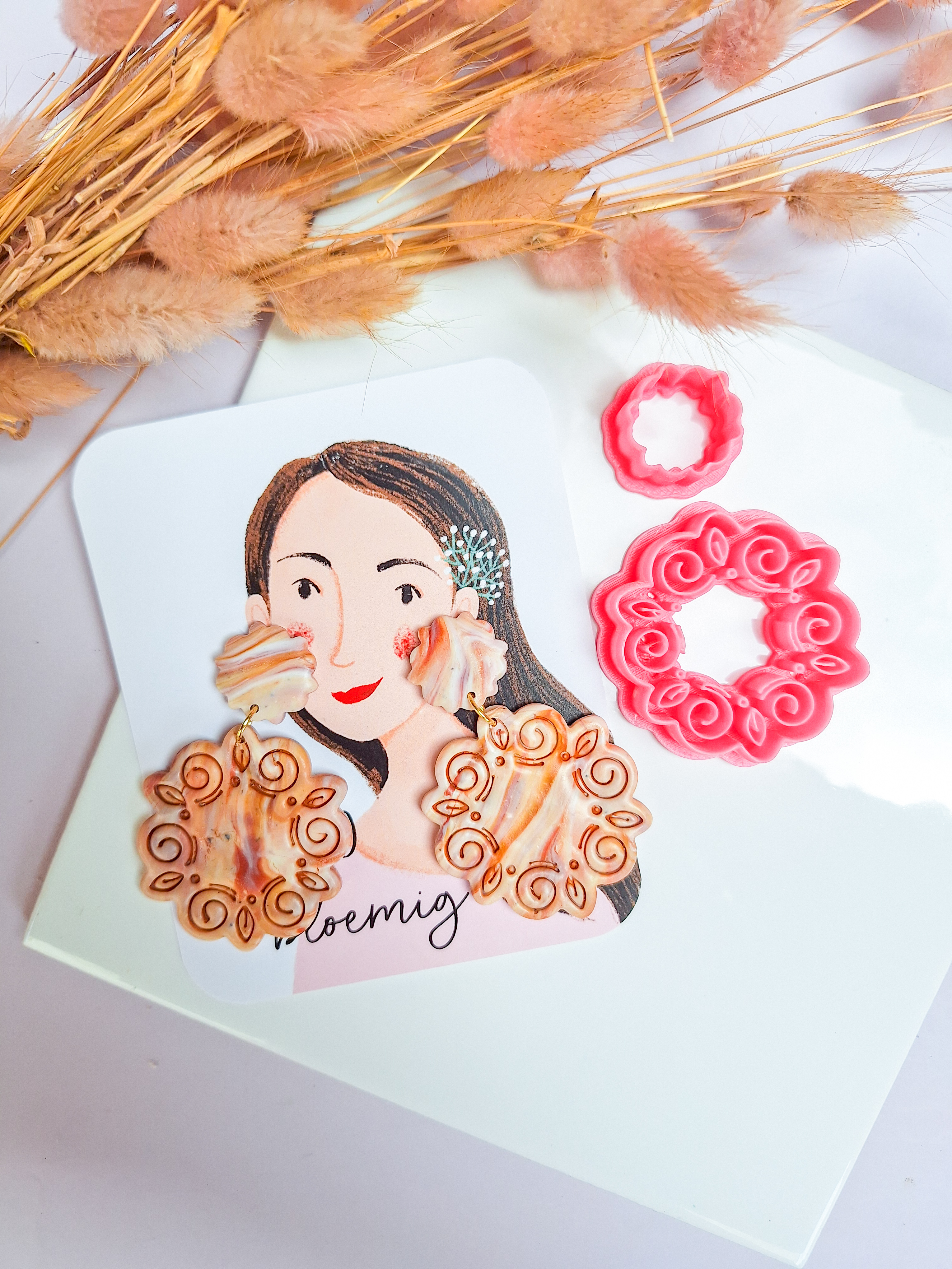 Clay cutter - Floral wreath