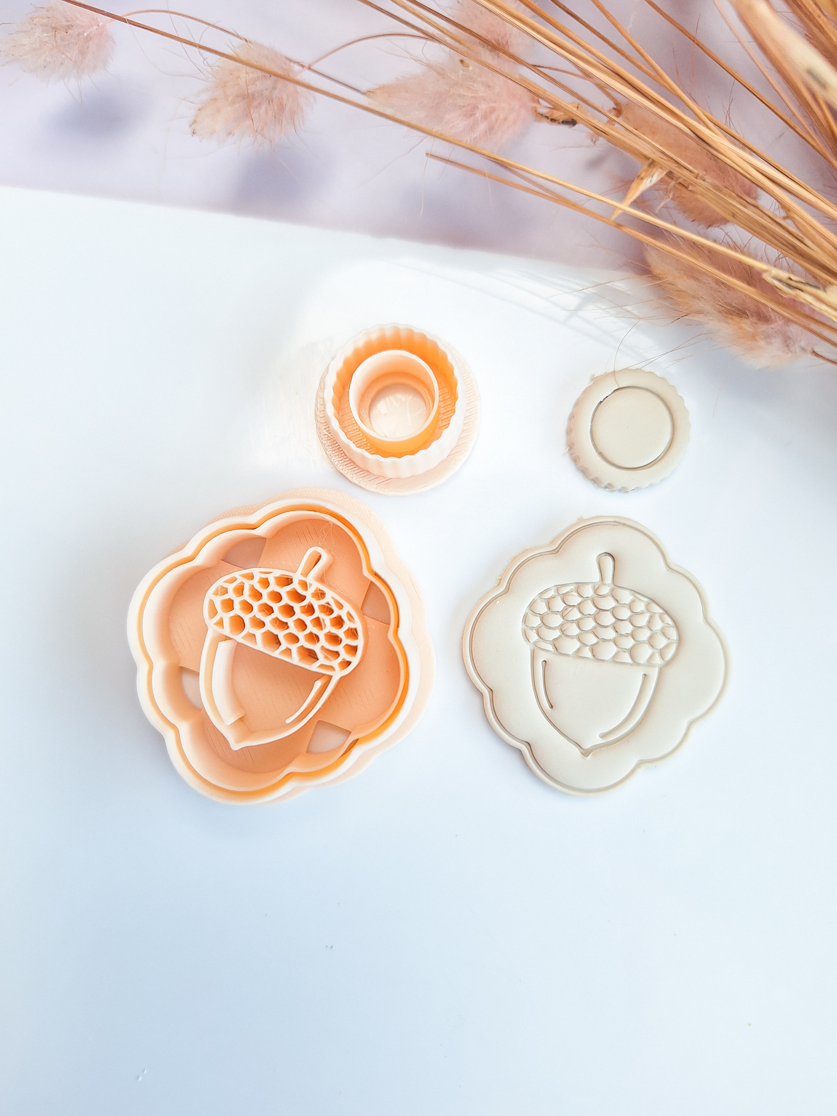 Clay cutter - Acorn charm