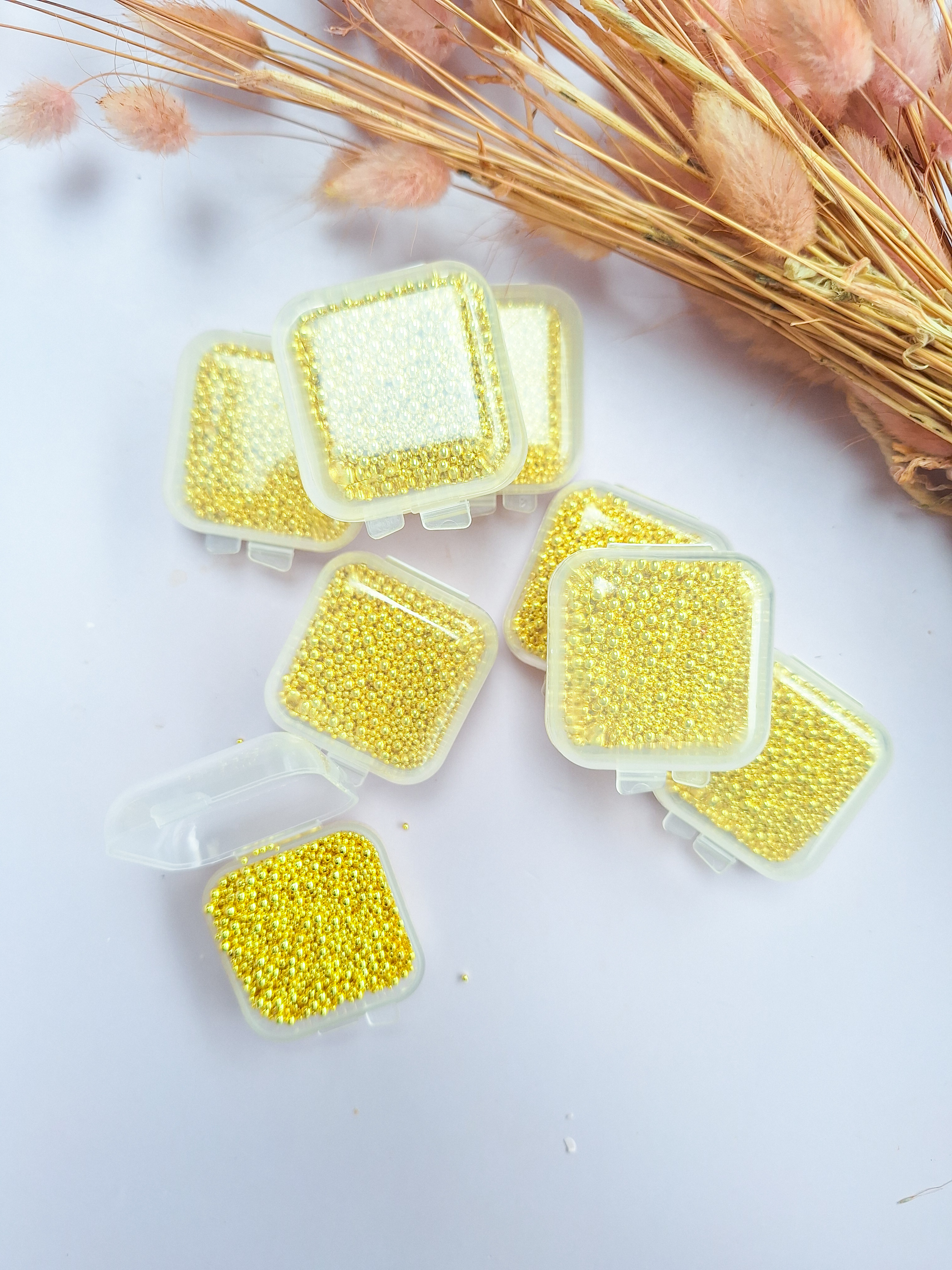 Goudkleurige bolletjes