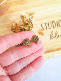 Oorbelstekers - Flower mandala - goud kleur - 2 paar