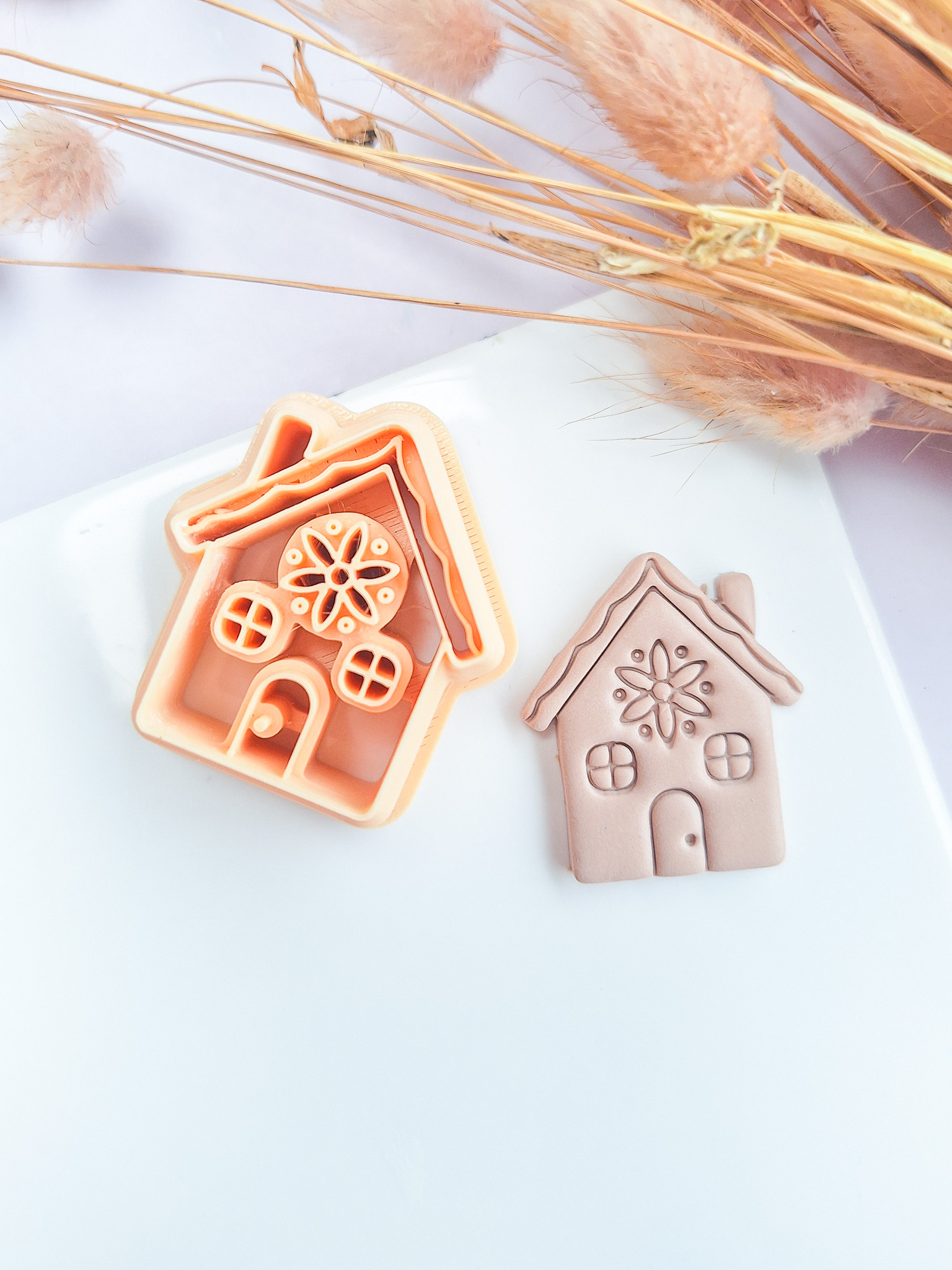 Clay cutter - Gingerbread house