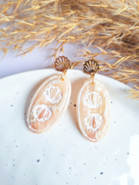 Studio.bloemig - Beige shells earrings