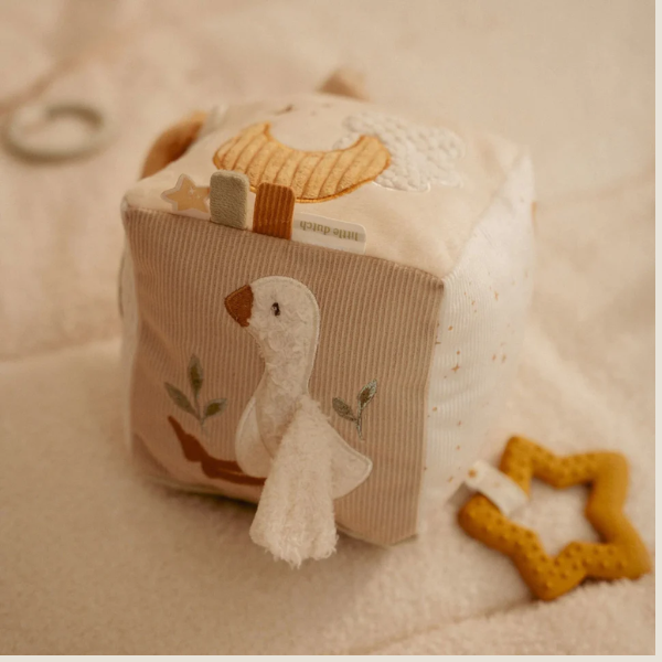 Little Dutch  Activiteitenkubus Newborn Naturals