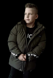 Icon winterjas, kleur legergroen.